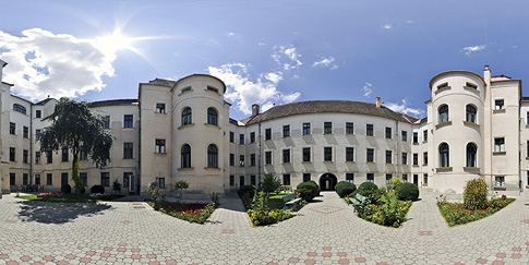 Curtea Interioara a Prefecturii Mures